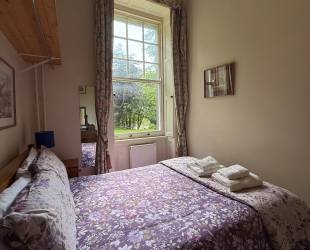 Small Double room with shared bathroom