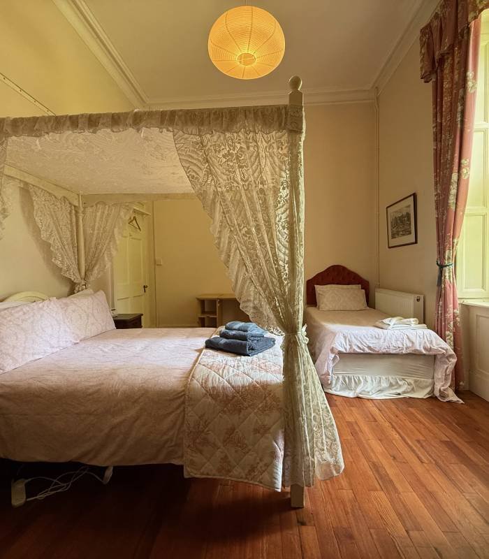 Garden Room with river views