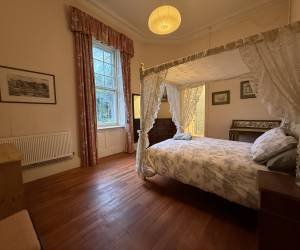 Garden Room with river views