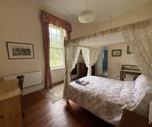 Garden Room with river views