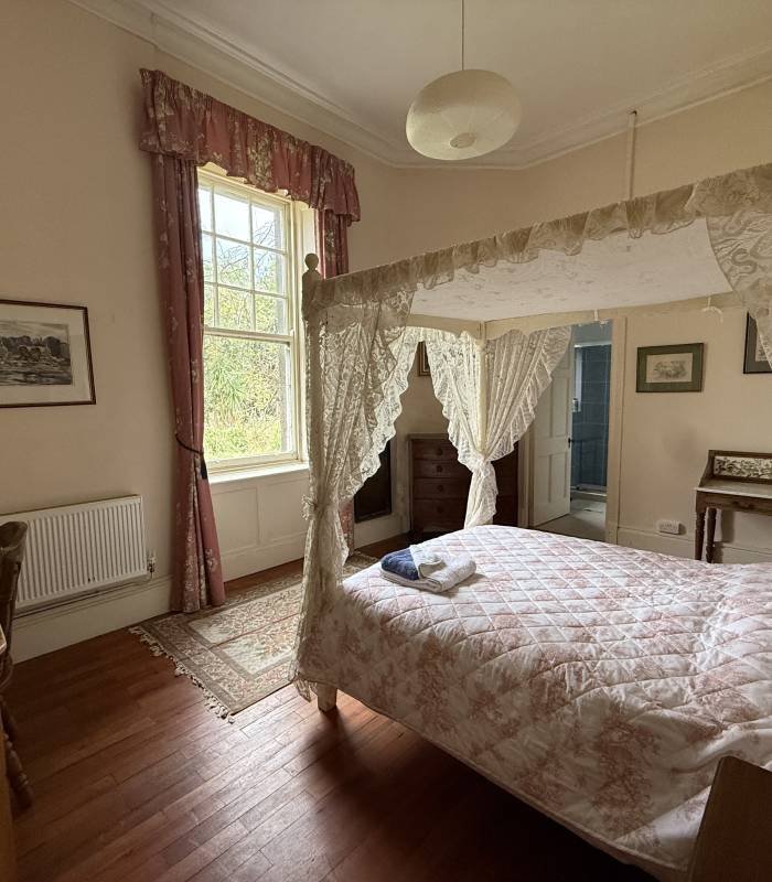 Garden Room with river views